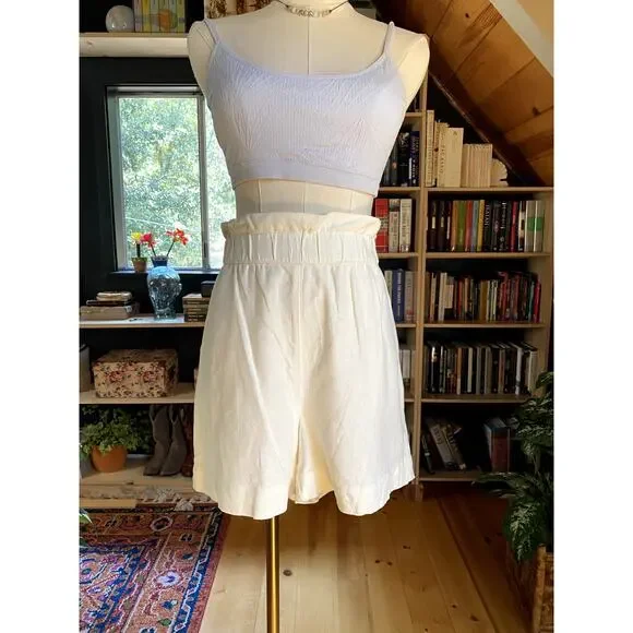 White Linen Shorts - Picture 5 of 7